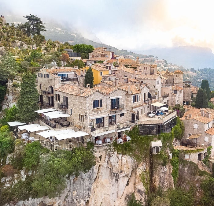 luxury castle hotel - Château Eza, France